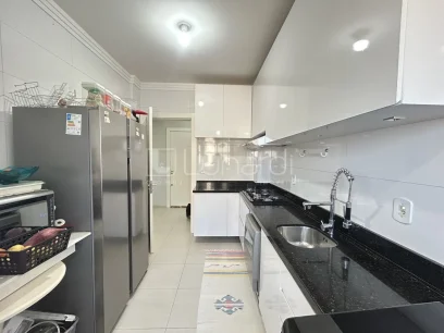 Foto Apartamento com 2 Dormitórios