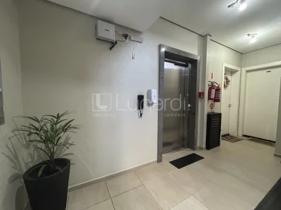 Foto Apartamento com 2 Dormitórios