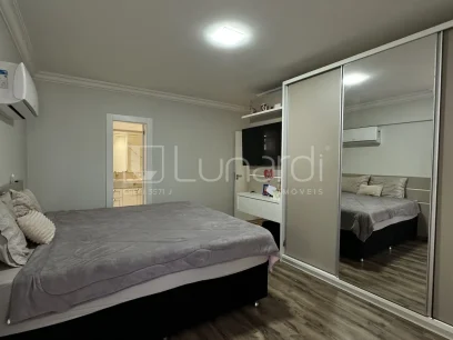 Foto Apartamento com 3 Dormitórios
