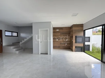 Foto Sobrado com 3 Dormitórios