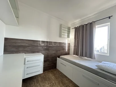 Foto Apartamento com 2 Dormitórios