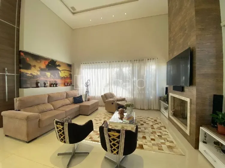 Casa com 4 Dormitórios