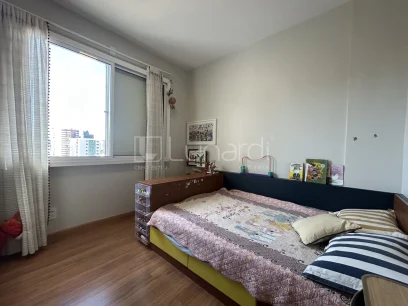 Foto Apartamento com 3 Dormitórios