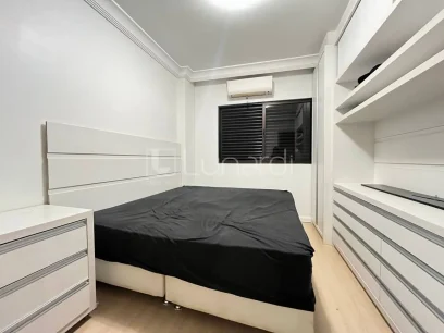 Foto Apartamento com 3 Dormitórios