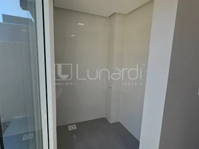Foto Sobrado com 3 Dormitórios
