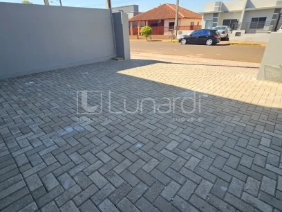 Foto Sobrado com 3 Dormitórios