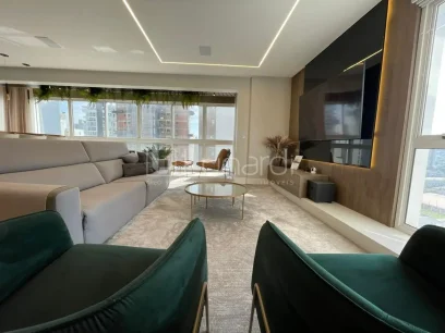 Foto Apartamento com 3 Suítes