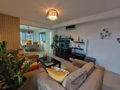 Foto Apartamento com 3 Dormitórios