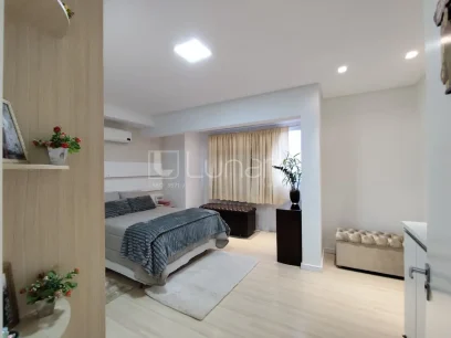 Foto Apartamento com 3 Dormitórios
