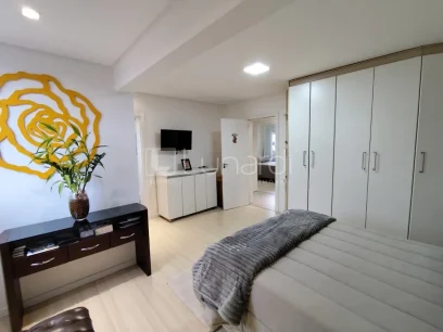 Foto Apartamento com 3 Dormitórios