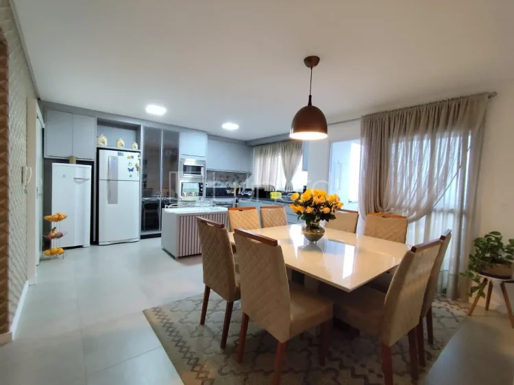 Apartamento com 3 Dormitórios