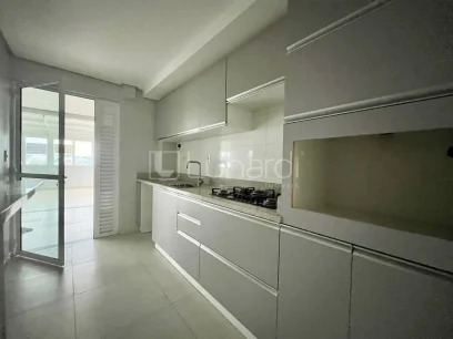 Foto Apartamento com 3 Suítes