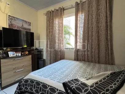 Foto Casa com 2 Dormitórios