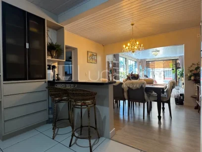 Foto Casa com 2 Dormitórios