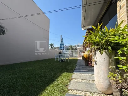 Foto Casa com 2 Dormitórios
