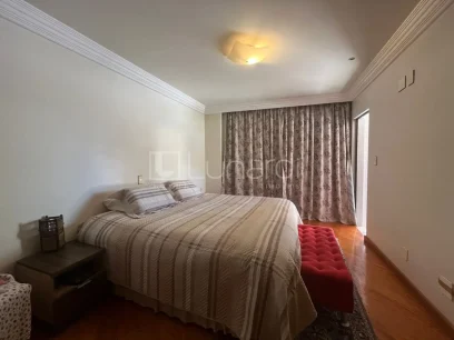 Foto Apartamento com 3 Dormitórios