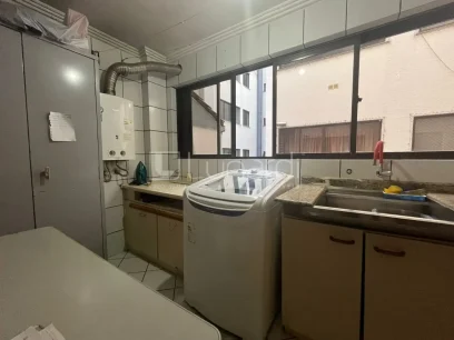 Foto Apartamento com 3 Dormitórios