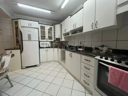 Foto Apartamento com 3 Dormitórios