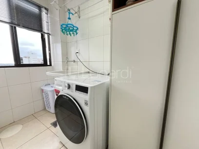 Foto Apartamento com 2 Dormitórios
