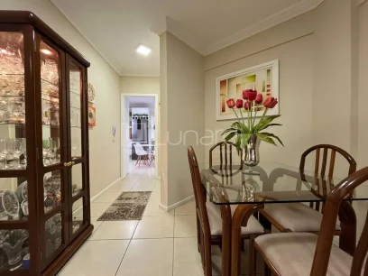Foto Apartamento com 2 Dormitórios