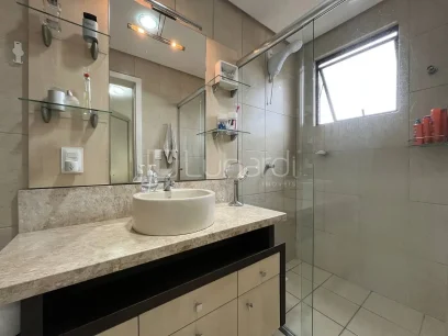 Foto Apartamento com 2 Dormitórios