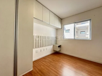 Foto Apartamento com 2 Dormitórios