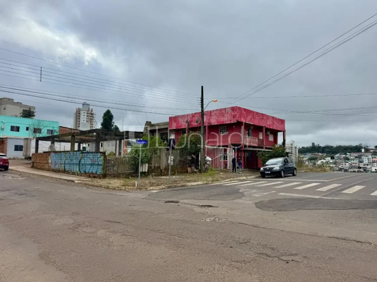 Casa com 4 Dormitórios