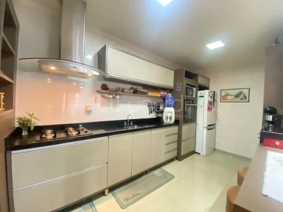 Foto Apartamento com 2 Dormitórios