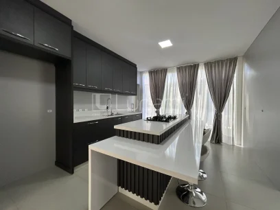 Foto Casa com 4 Dormitórios