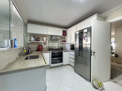 Foto Apartamento com 3 Dormitórios