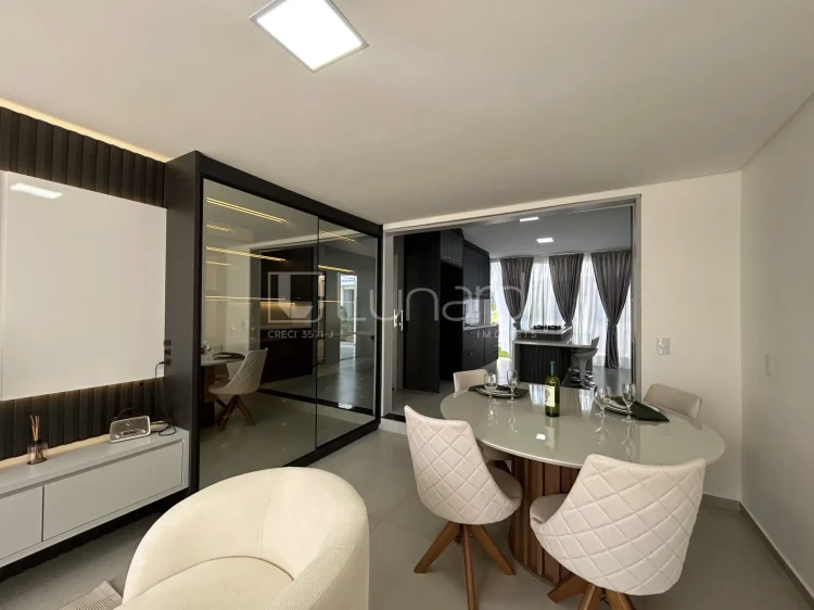 Casa com 4 Dormitórios