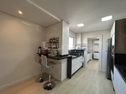 Foto Apartamento com 3 Suítes