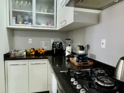 Foto Apartamento com 2 Dormitórios