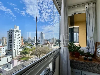 Foto Apartamento com 2 Dormitórios