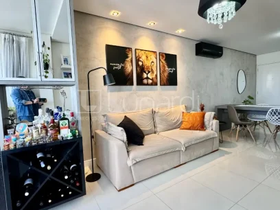 Foto Apartamento com 2 Dormitórios