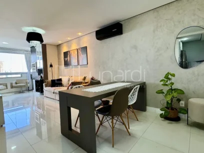 Foto Apartamento com 2 Dormitórios