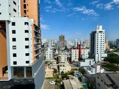 Foto Apartamento com 2 Dormitórios