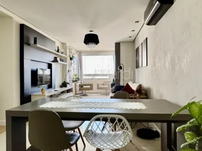 Foto Apartamento com 2 Dormitórios