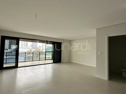 Foto Apartamento com 3 Suítes