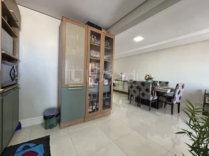 Foto Apartamento com 3 Dormitórios