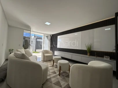 Foto Casa com 4 Dormitórios