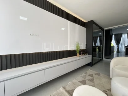 Foto Casa com 4 Dormitórios