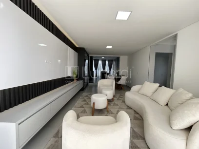Foto Casa com 4 Dormitórios