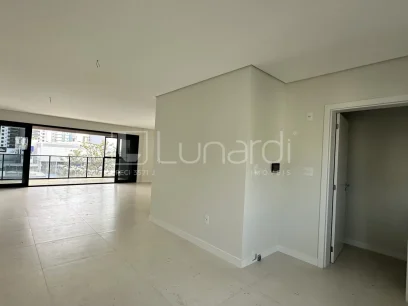 Foto Apartamento com 3 Suítes
