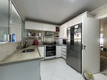 Foto Apartamento com 3 Dormitórios