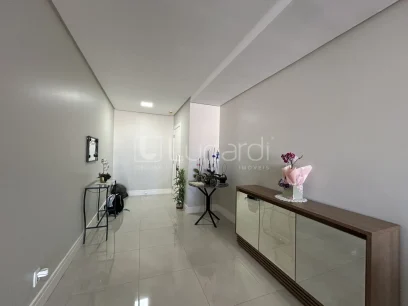 Foto Apartamento com 3 Dormitórios