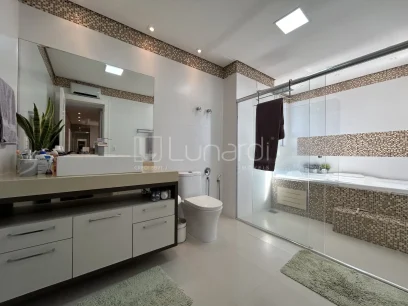 Foto Apartamento com 3 Suítes