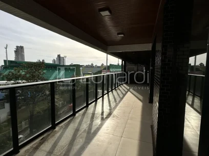 Apartamento com 3 Suítes