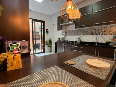 Foto Casa com 3 Dormitórios