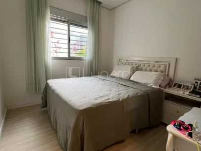 Foto Casa com 3 Dormitórios